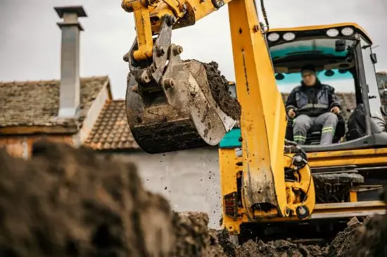 Carga de material con retroexcavadora